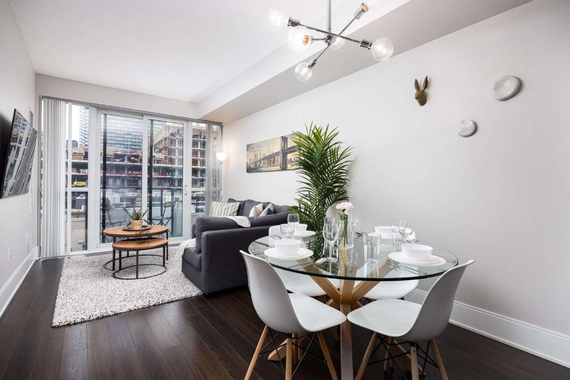 Dwtn Condo Near Cn Tower! W/ Free Parking Toronto Bagian luar foto