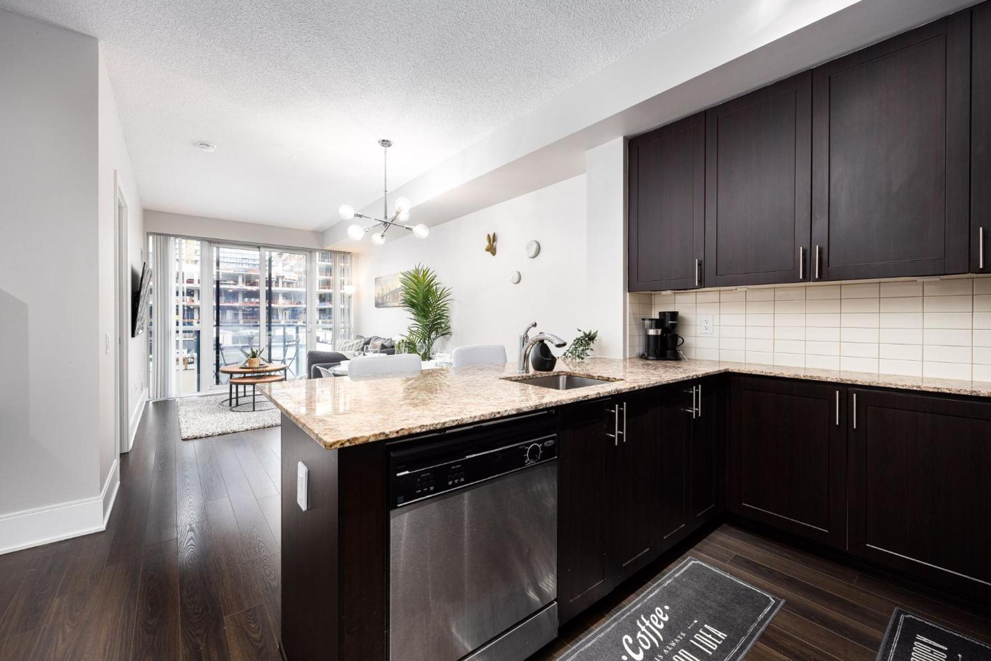 Dwtn Condo Near Cn Tower! W/ Free Parking Toronto Bagian luar foto