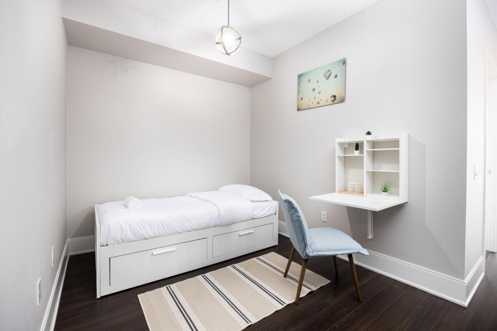 Dwtn Condo Near Cn Tower! W/ Free Parking Toronto Bagian luar foto